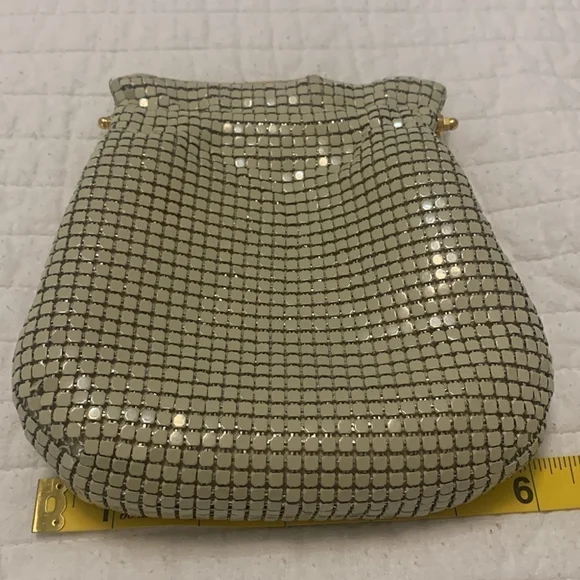 Vintage Heys Canada purse enamel metal mesh evening clutch cream gold hardware - Picture 14 of 16